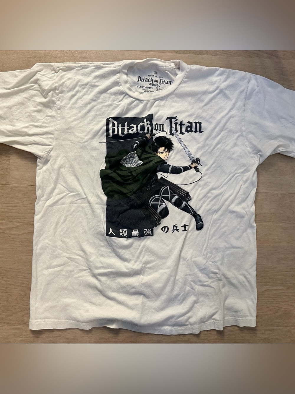 White Short-Sleeve Graphic Tee - Men’s Attack on Titan T Shirt XL